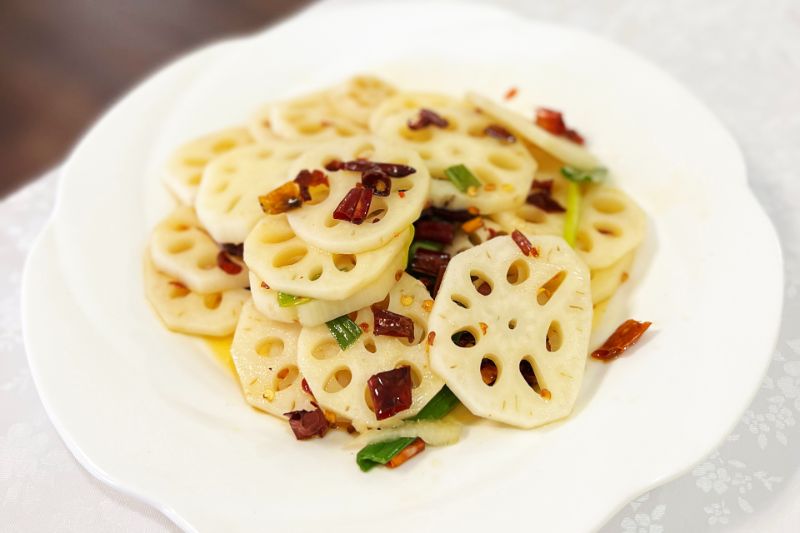v19. hot & sour lotus root  酸辣藕片 <img title='Spicy & Hot' align='absmiddle' src='/css/spicy.png' />
